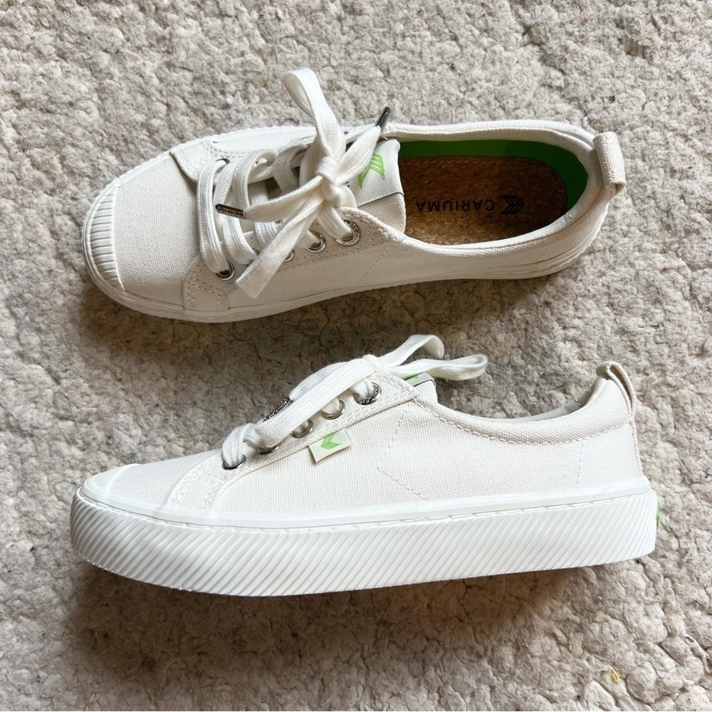 Cariuma Low Oca White Canvas Lace-Up Unisex Sneakers Size 3.5M/ 5W